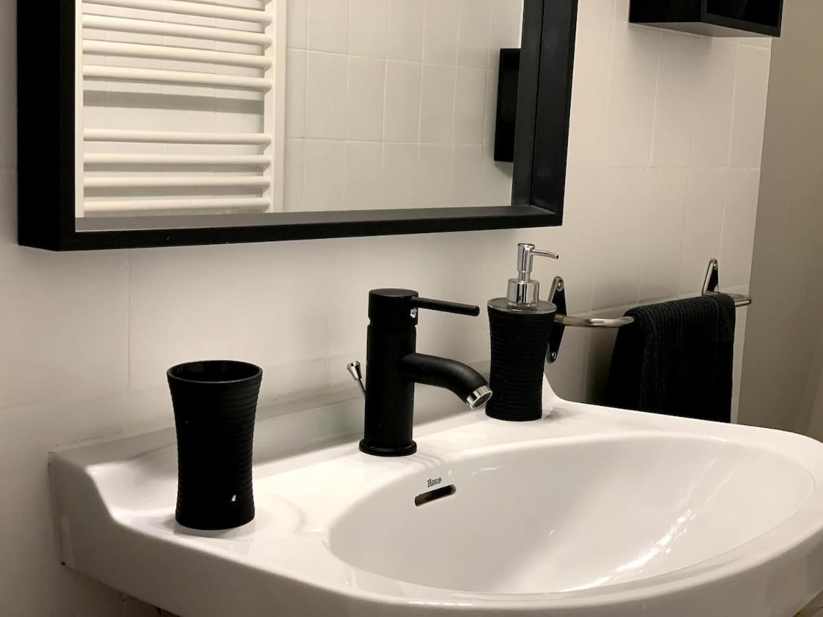 Studio 3 étoiles rénové, lumineux et cosy à 2 pas des thermes dans immeuble atypique Capvern Esterno foto